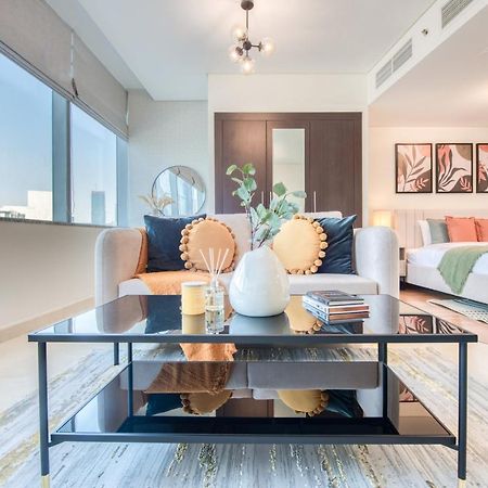 Unbeatable Rate Stylish 1Br With Balcony Near Metro By Deluxe Holiday Homes Дубай Экстерьер фото
