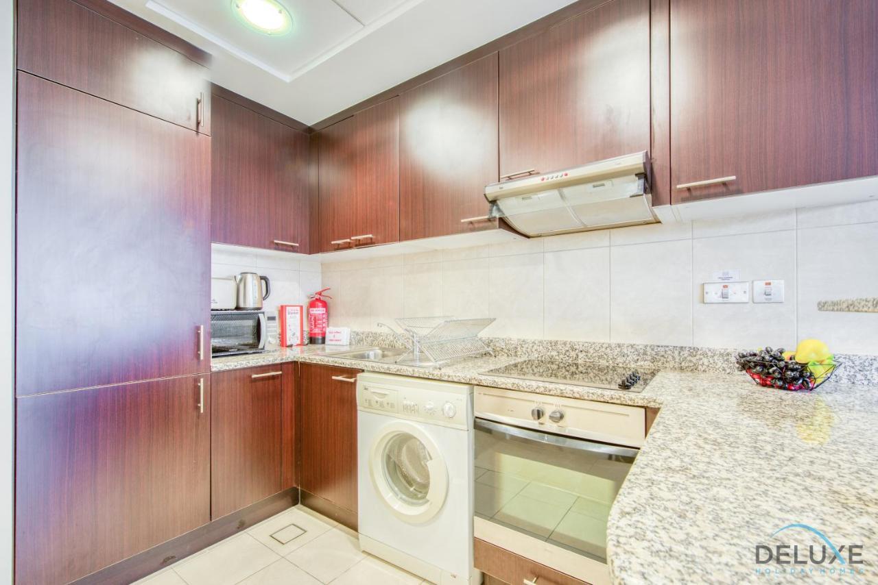 Unbeatable Rate Stylish 1Br With Balcony Near Metro By Deluxe Holiday Homes Дубай Экстерьер фото