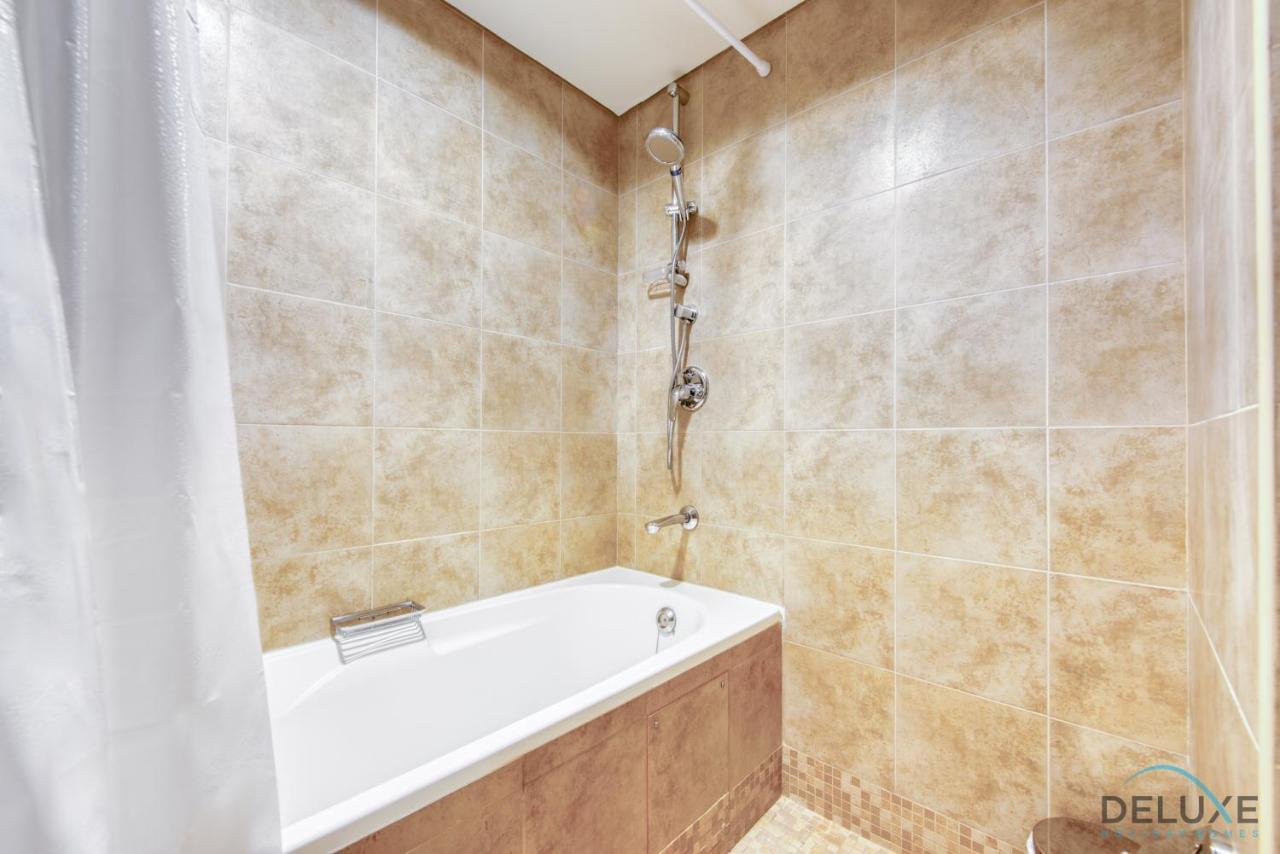 Unbeatable Rate Stylish 1Br With Balcony Near Metro By Deluxe Holiday Homes Дубай Экстерьер фото