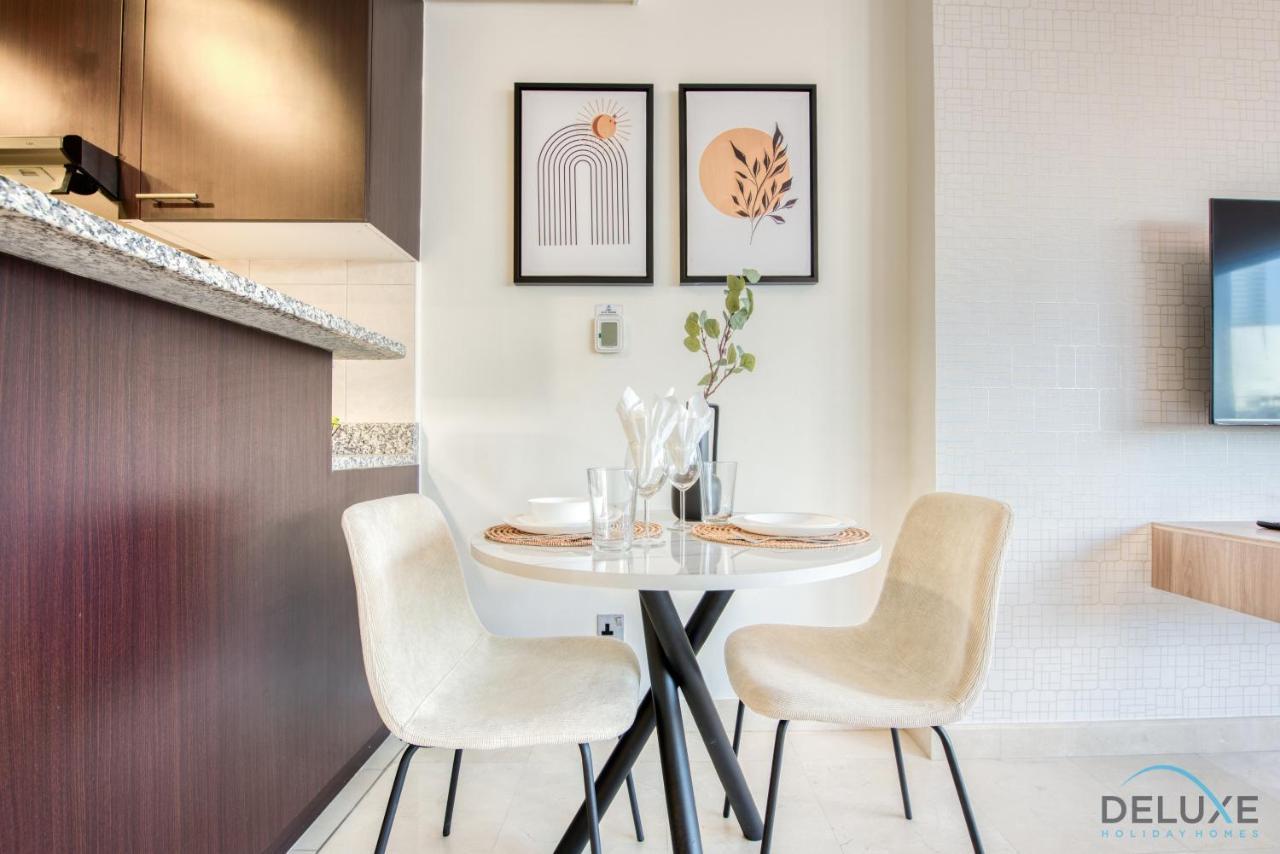 Unbeatable Rate Stylish 1Br With Balcony Near Metro By Deluxe Holiday Homes Дубай Экстерьер фото